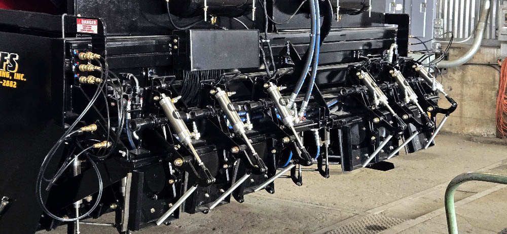 image of a rebuilt used chip spreader for sale